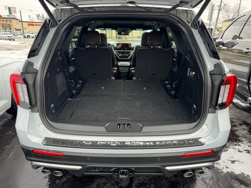 Used 2025 Ford Explorer Platinum w/ Ultimate Package image 35