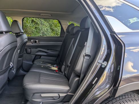 New 2026 Kia Sorento S w/ S Panoramic Sunroof Package image 9