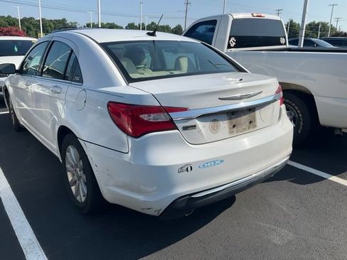 Used 2014 Chrysler 200 Touring FWD image 9