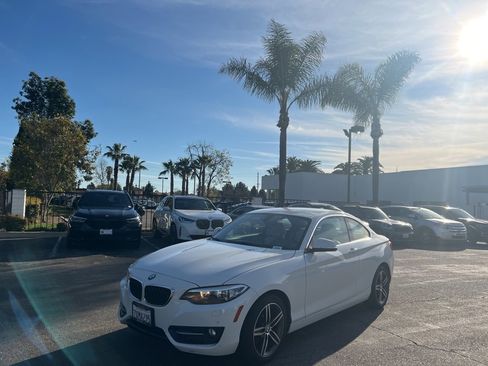 Used 2017 BMW 230i Coupe image 2