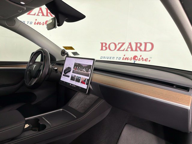 Used 2024 Tesla Model Y Performance AWD/4WD image 31