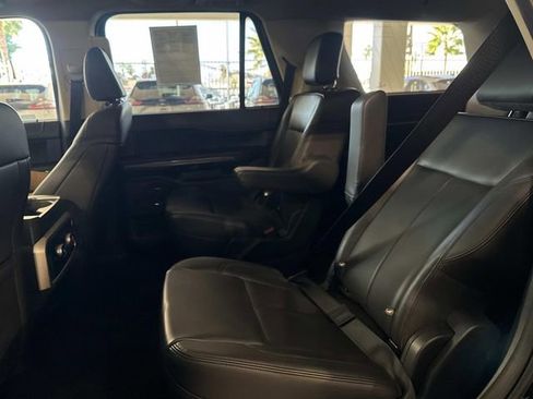 Used 2024 Ford Expedition XLT image 14