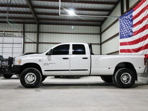 Used 2006 Dodge Ram 3500 Truck SLT image 6
