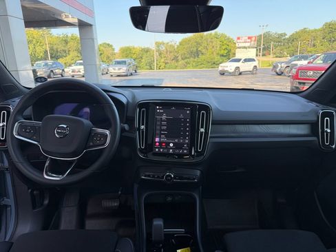 Used 2023 Volvo C40 P8 Recharge Ultimate AWD/4WD image 12
