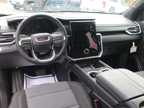 New 2025 GMC Acadia Elevation image 16