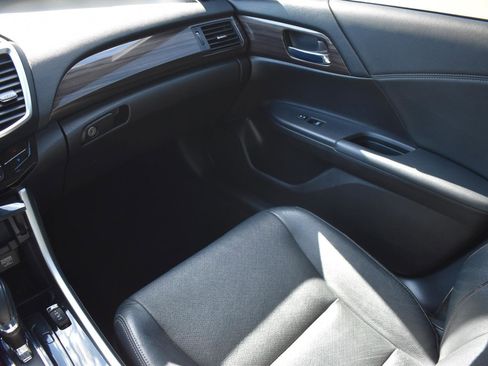 Used 2017 Honda Accord EX-L image 20