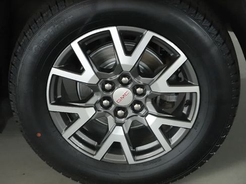 Used 2020 GMC Acadia SLE w/ Driver Convenience Package FWD image 40