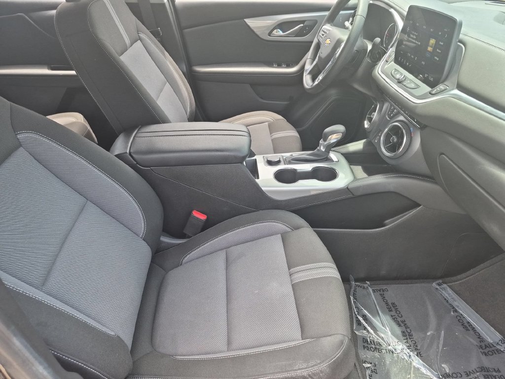 Used 2025 Chevrolet Blazer LT FWD image 30