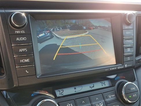 Used 2018 Toyota RAV4 Limited image 18