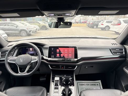Used 2025 Volkswagen Atlas Cross Sport SEL image 22