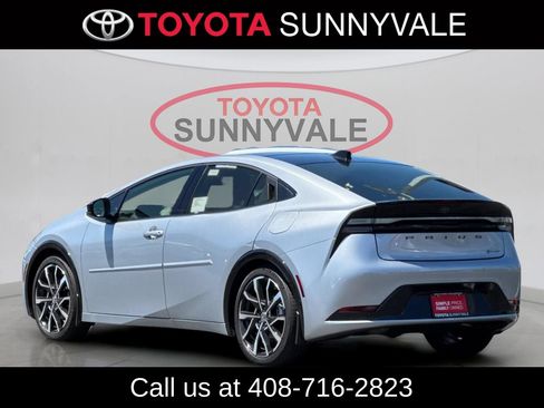Used 2026 Toyota Prius Plug-In Hybrid FWD image 7