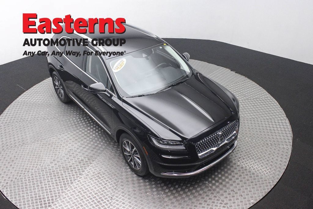 Used 2022 Lincoln Nautilus FWD image 5