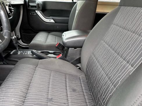 Used 2012 Jeep Wrangler Sahara image 14