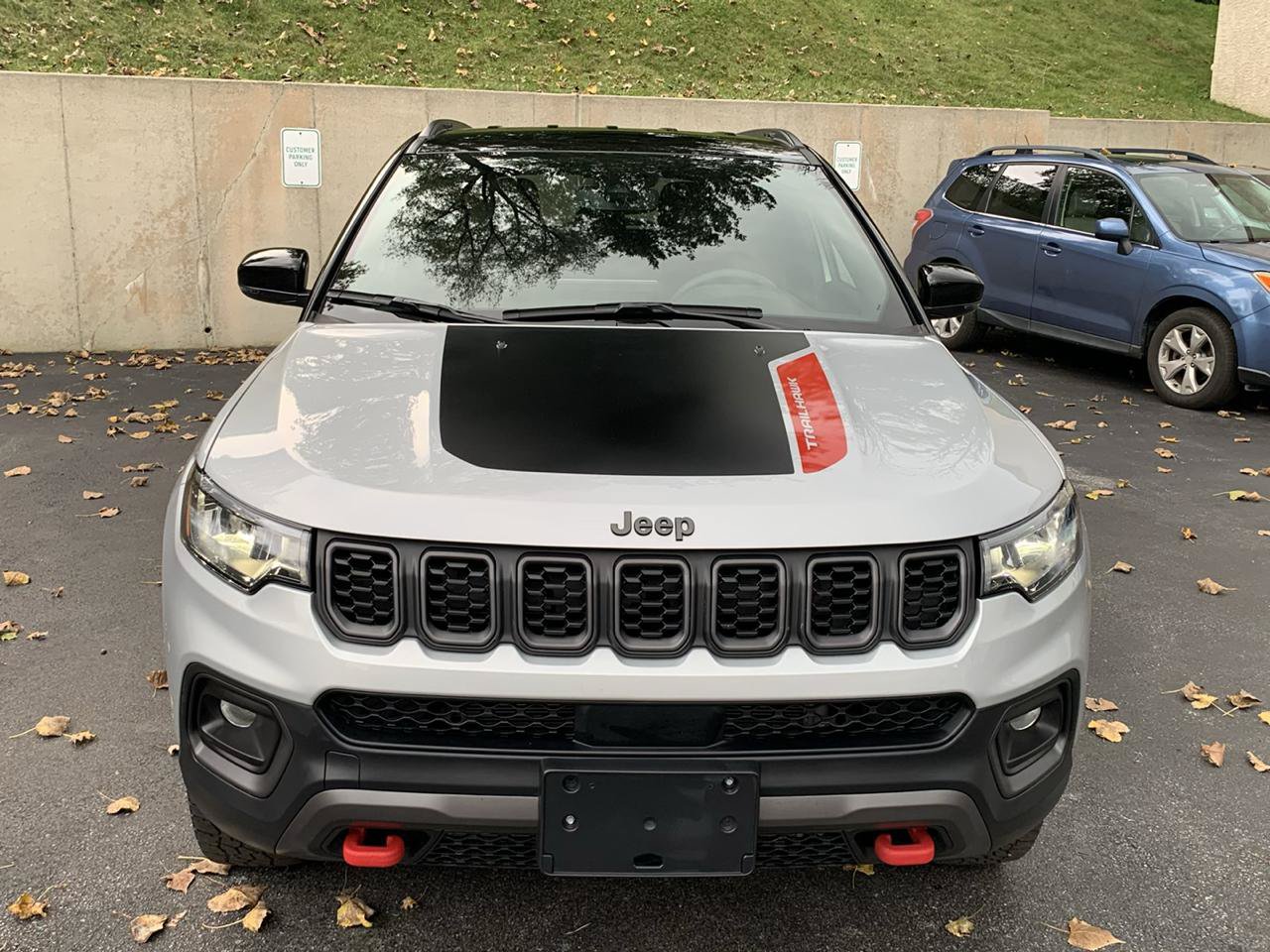 Used 2025 Jeep Compass Trailhawk AWD/4WD image 7