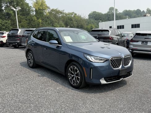 Used 2025 BMW X3 xDrive30i w/ Premium Package AWD/4WD image 3
