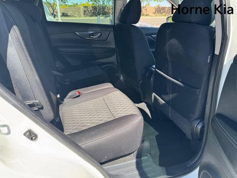 Used 2018 Nissan Rogue S image 24