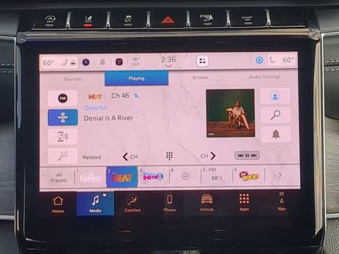 New 2025 Jeep Grand Cherokee Limited w/ Black Appearance Package image 21