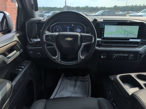 Used 2023 Chevrolet Silverado 1500 LT AWD/4WD image 2