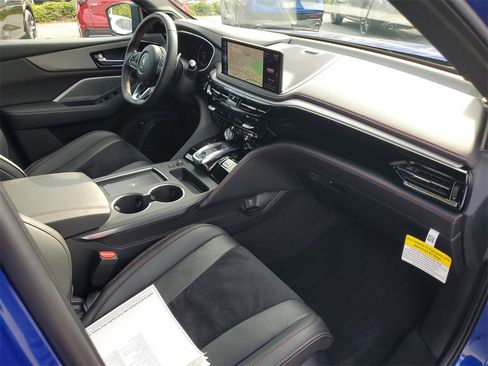 Certified 2025 Acura MDX A-Spec image 4