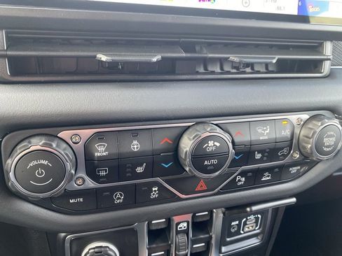 New 2026 Jeep Wrangler Unlimited Rubicon image 38