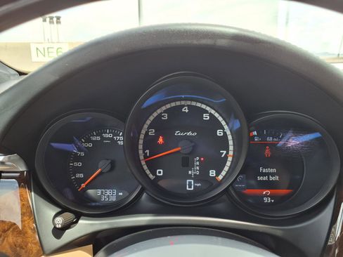 Used 2020 Porsche Macan Turbo AWD/4WD image 27