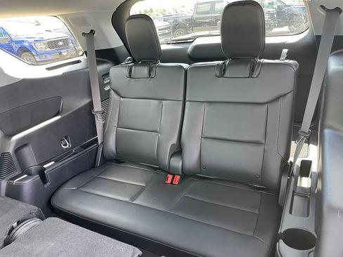 Used 2023 Ford Explorer XLT w/ Equipment Group 202A AWD/4WD image 9