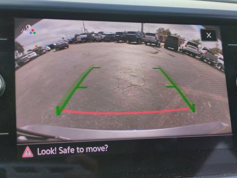Used 2024 Volkswagen Taos SE FWD image 21