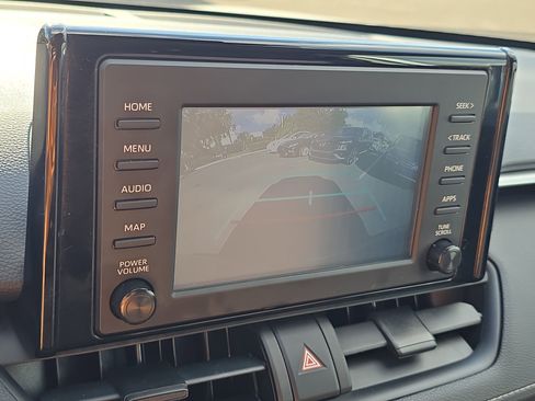 Used 2019 Toyota RAV4 XLE image 27