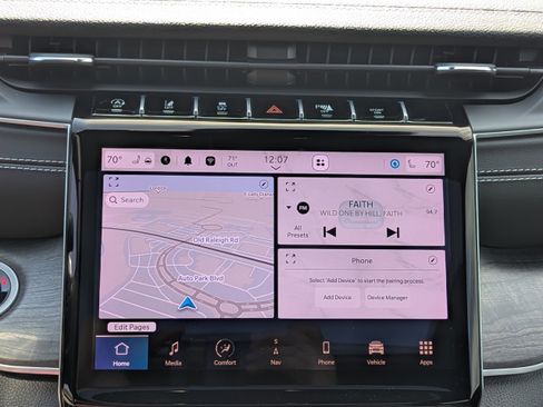 Certified 2025 Jeep Grand Cherokee Limited w/ Black Appearance Package image 23