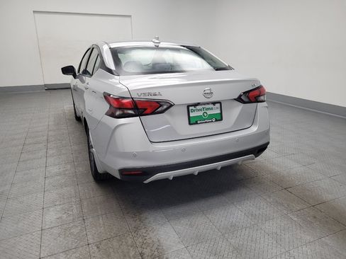 Used 2020 Nissan Versa SV FWD image 6