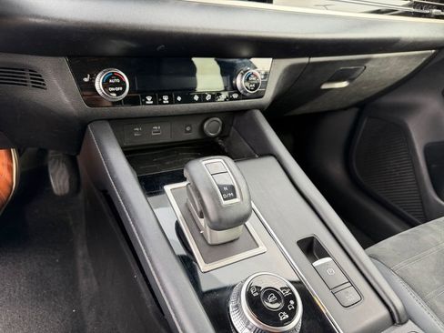 Used 2022 Mitsubishi Outlander SE image 21