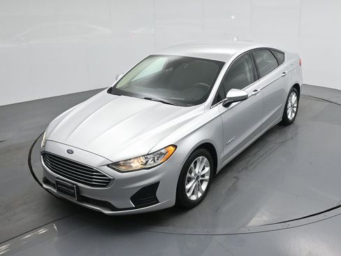 Certified 2019 Ford Fusion SE FWD image 35