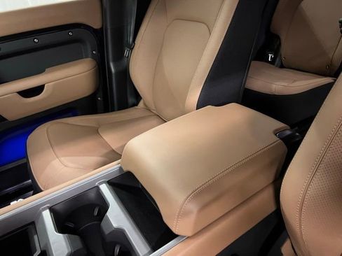 Used 2025 Land Rover Defender 130 V8 image 37