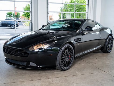 Used 2011 Aston Martin DB9 Coupe image 12