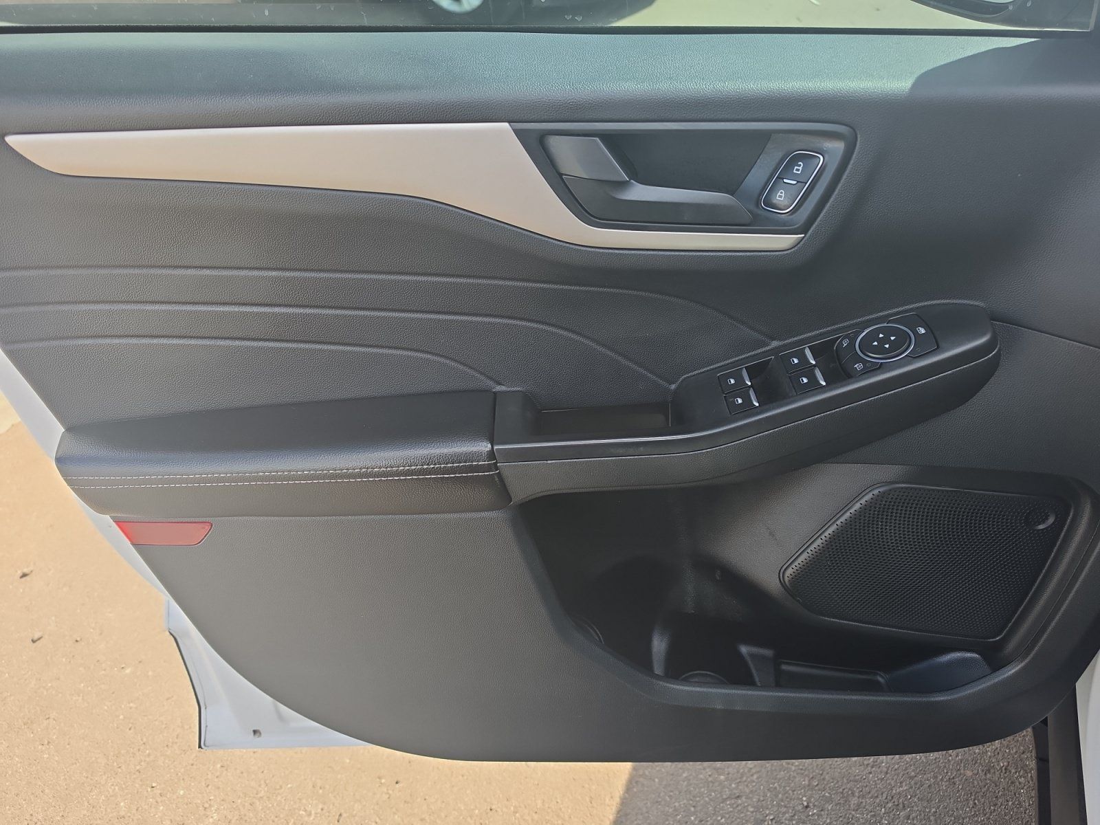 Used 2022 Ford Escape SE w/ SE Sport Appearance Package FWD image 10