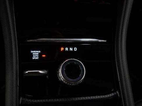 Used 2024 Jeep Grand Cherokee Limited w/ Black Appearance Package AWD/4WD image 23