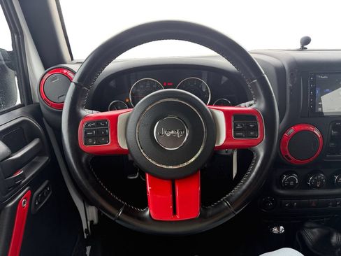 Used 2017 Jeep Wrangler Unlimited Rubicon AWD/4WD image 11