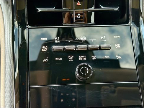 Used 2025 Porsche Panamera 4 image 35