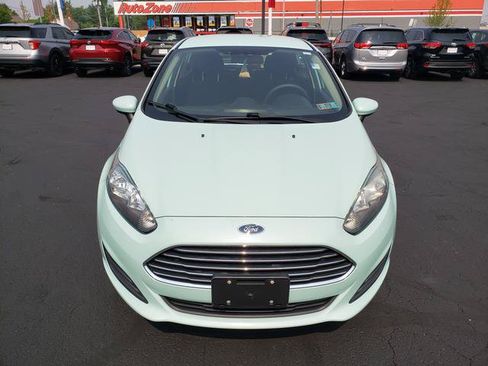 Used 2017 Ford Fiesta SE FWD image 2