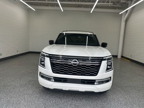 Used 2025 Nissan Armada SL w/ Captain's Chari Seat Package AWD/4WD image 5