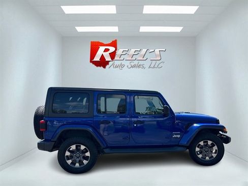 Used 2018 Jeep Wrangler Unlimited Sahara AWD/4WD image 6
