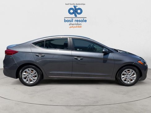 Used 2018 Hyundai Elantra SE w/ SE Connectivity Package 04 FWD image 8