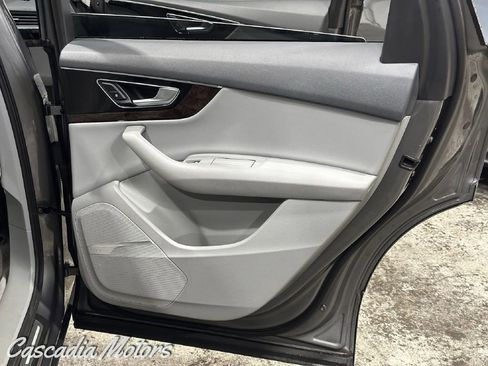Used 2018 Audi Q7 3.0T Premium Plus image 26