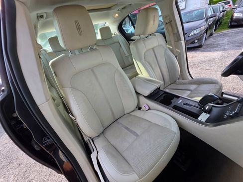 Used 2009 Lincoln MKS FWD image 20