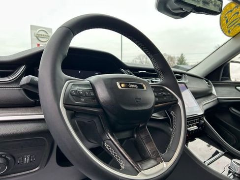 Used 2023 Jeep Grand Cherokee Limited w/ Luxury Tech Group II image 36