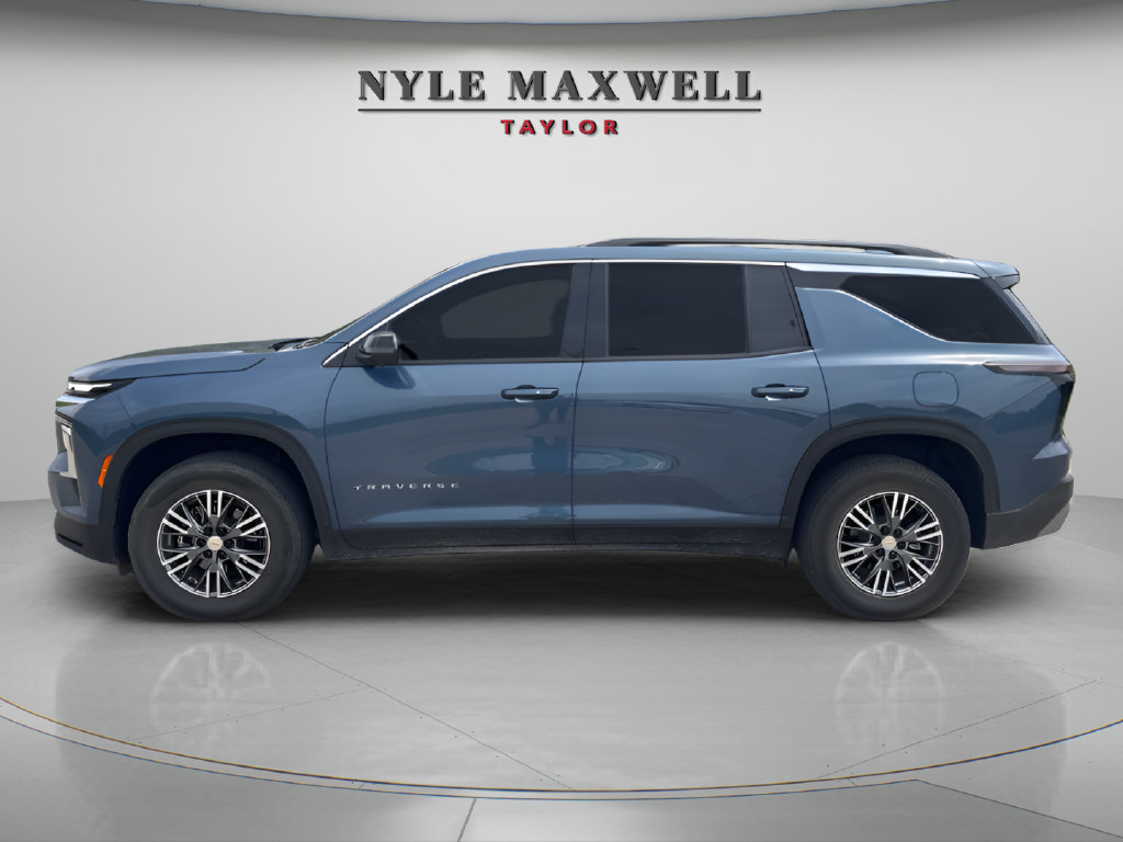 Used 2025 Chevrolet Traverse LT w/ Driver Confidence Package FWD image 6
