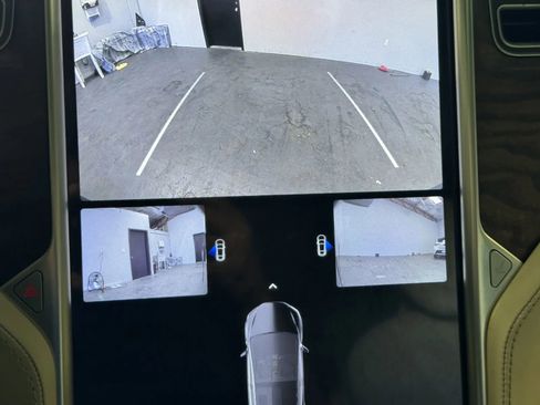 Used 2017 Tesla Model X image 12