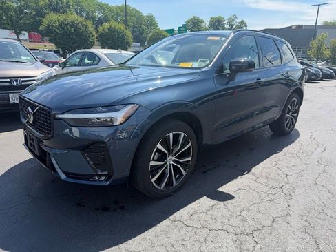 Used 2023 Volvo XC60 B5 Plus w/ Climate Package AWD/4WD image 1