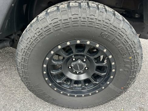Used 2018 Jeep Wrangler Unlimited Sport S AWD/4WD image 17