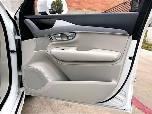 Used 2023 Volvo XC90 B5 Core w/ Climate Package image 25